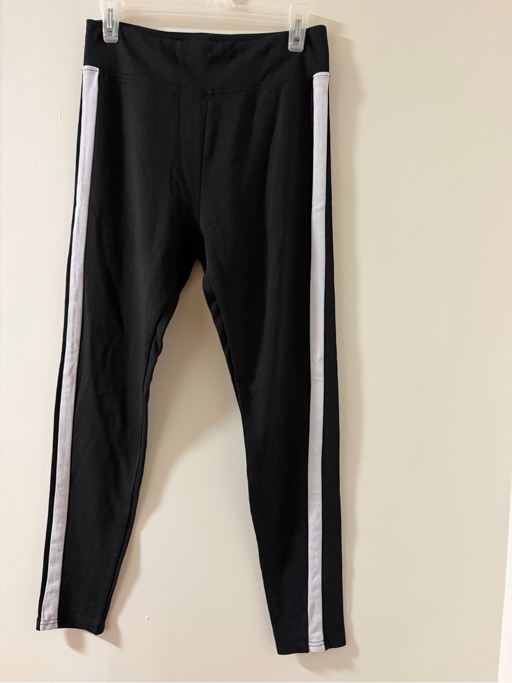 A New Day Leggings Womens M Black Like New High Rise Side Stripe Activewear